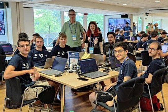 La squadra degli hacker etici dell'Alma Mater a CyberChallenge.IT 2023